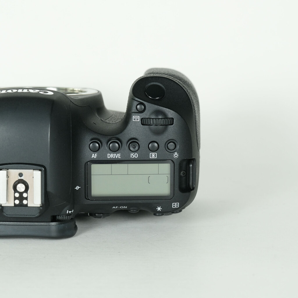 Canon EOS 6D Mark IIの出品 | ONE SCENE（ワンシーン）