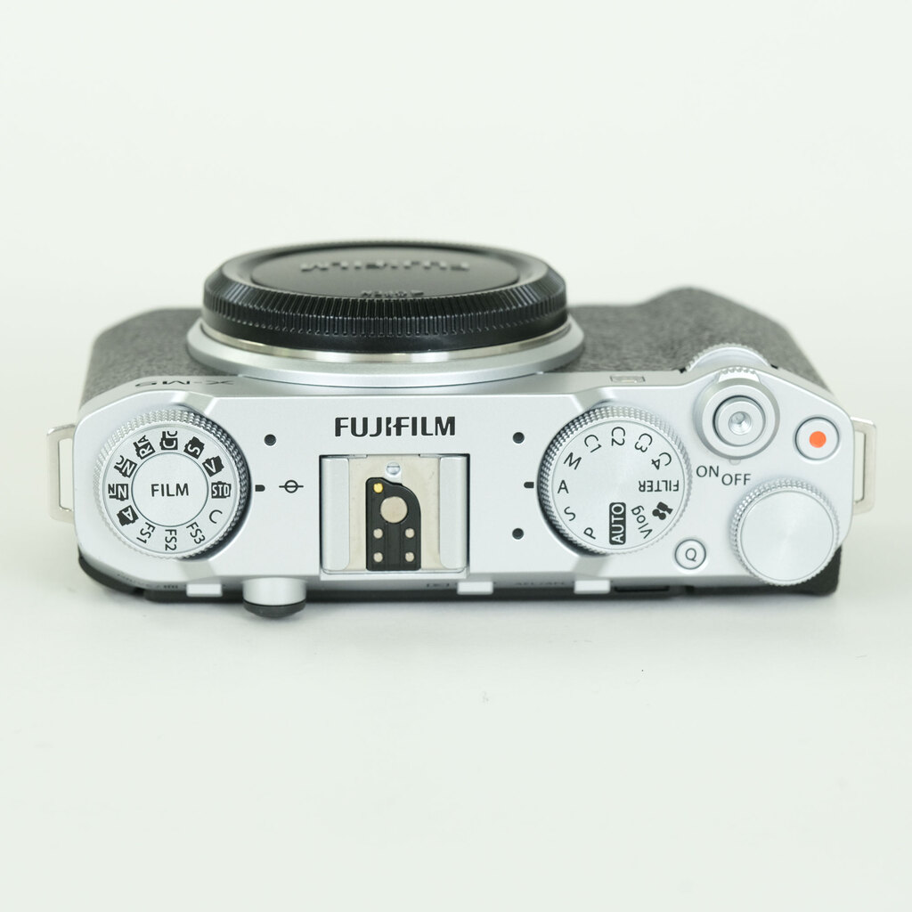 FUJIFILM X-M5