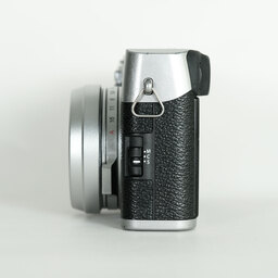FUJIFILM X100F シルバー FUJIFILM X100F シルバー