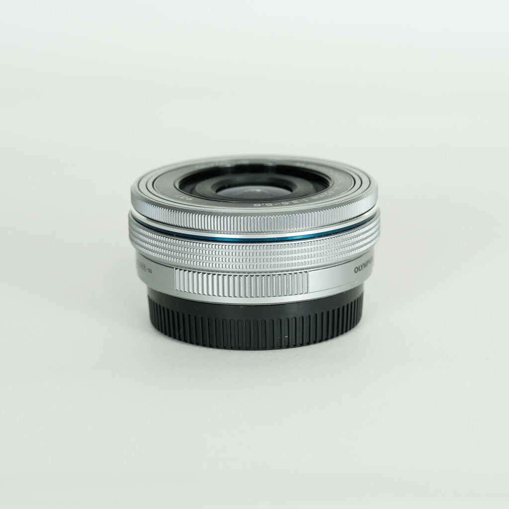 OLYMPUS M.ZUIKO DIGITAL ED 14-42mm F3.5-5.6 EZ シルバー