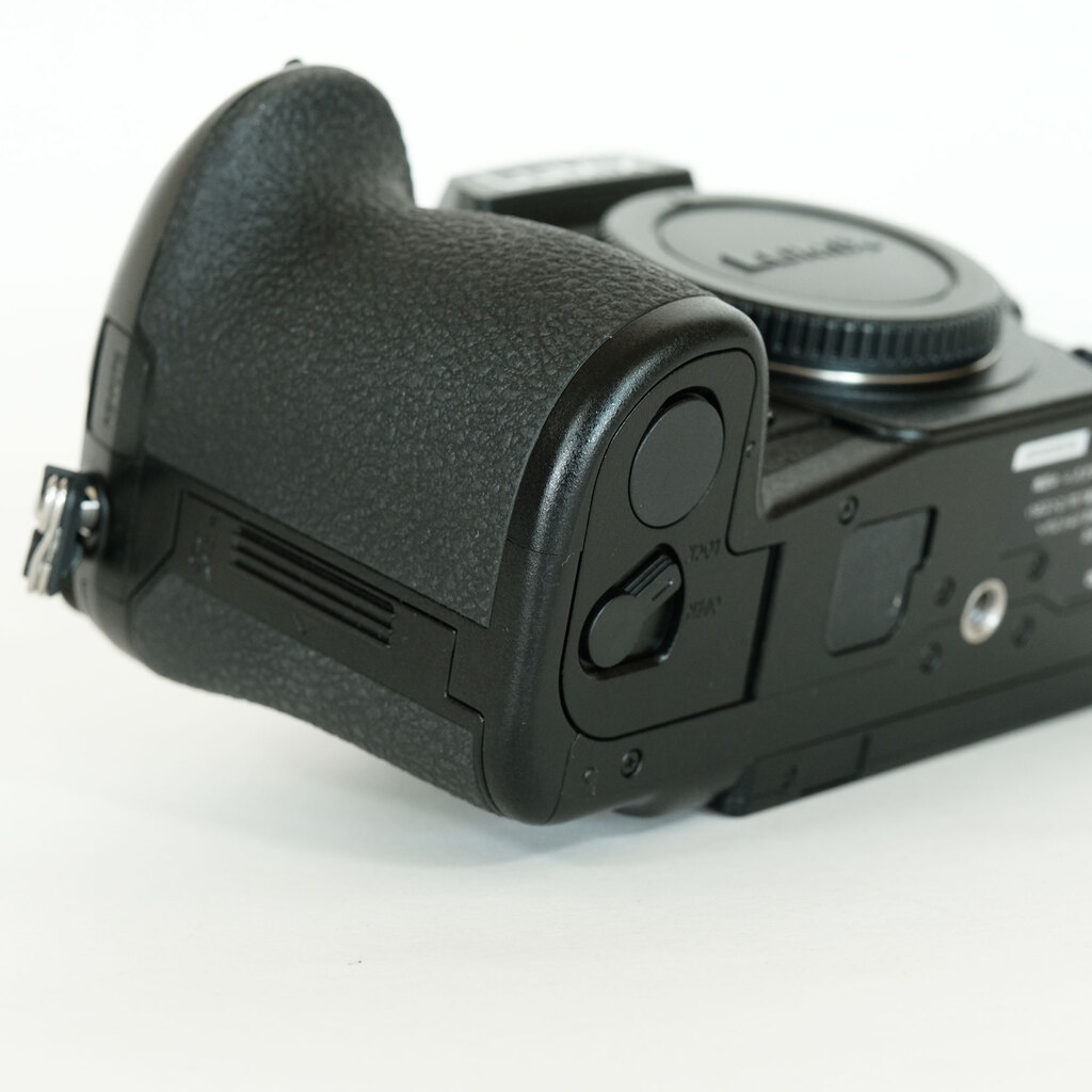 Panasonic LUMIX DC-G9 PROの出品 | ONE SCENE（ワンシーン）