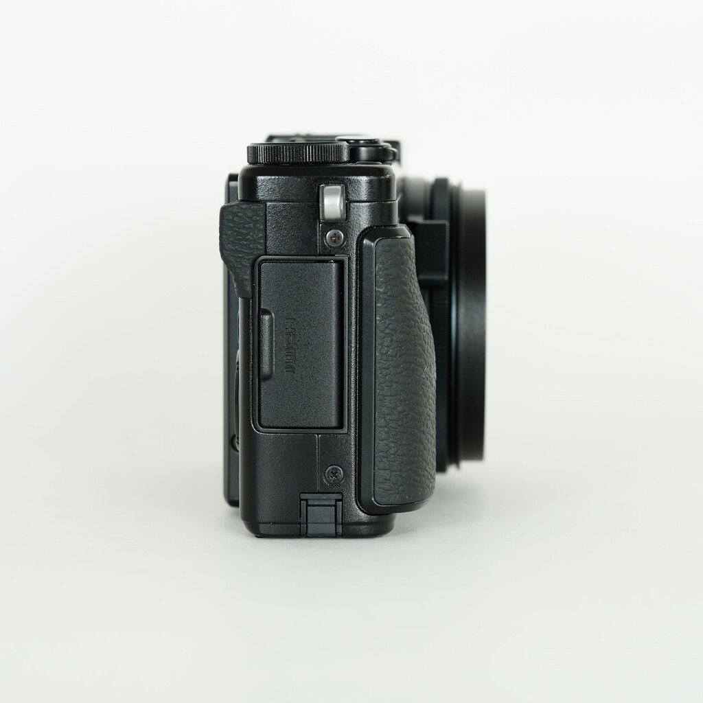 FUJIFILM X70 ブラック