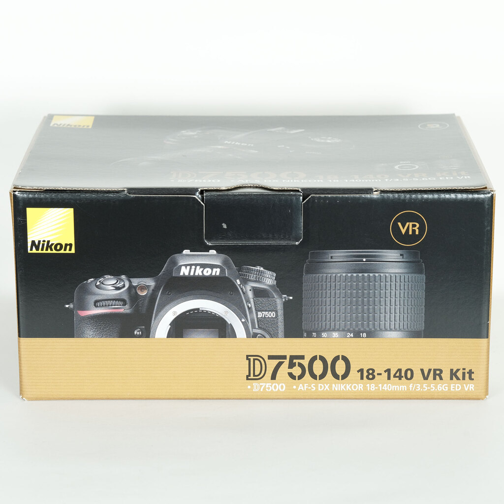 Nikon D7500