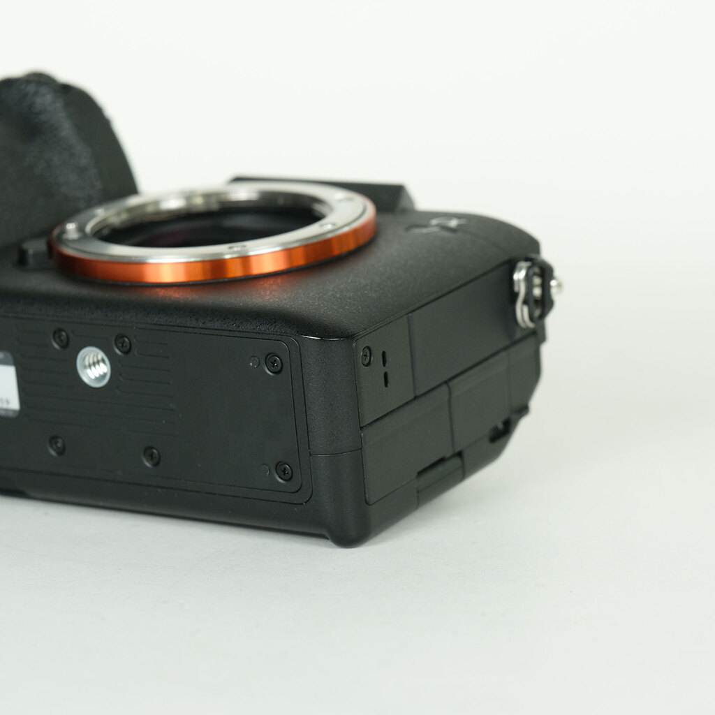 SONY α7 IV（ILCE-7M4）の出品 | ONE SCENE（ワンシーン）
