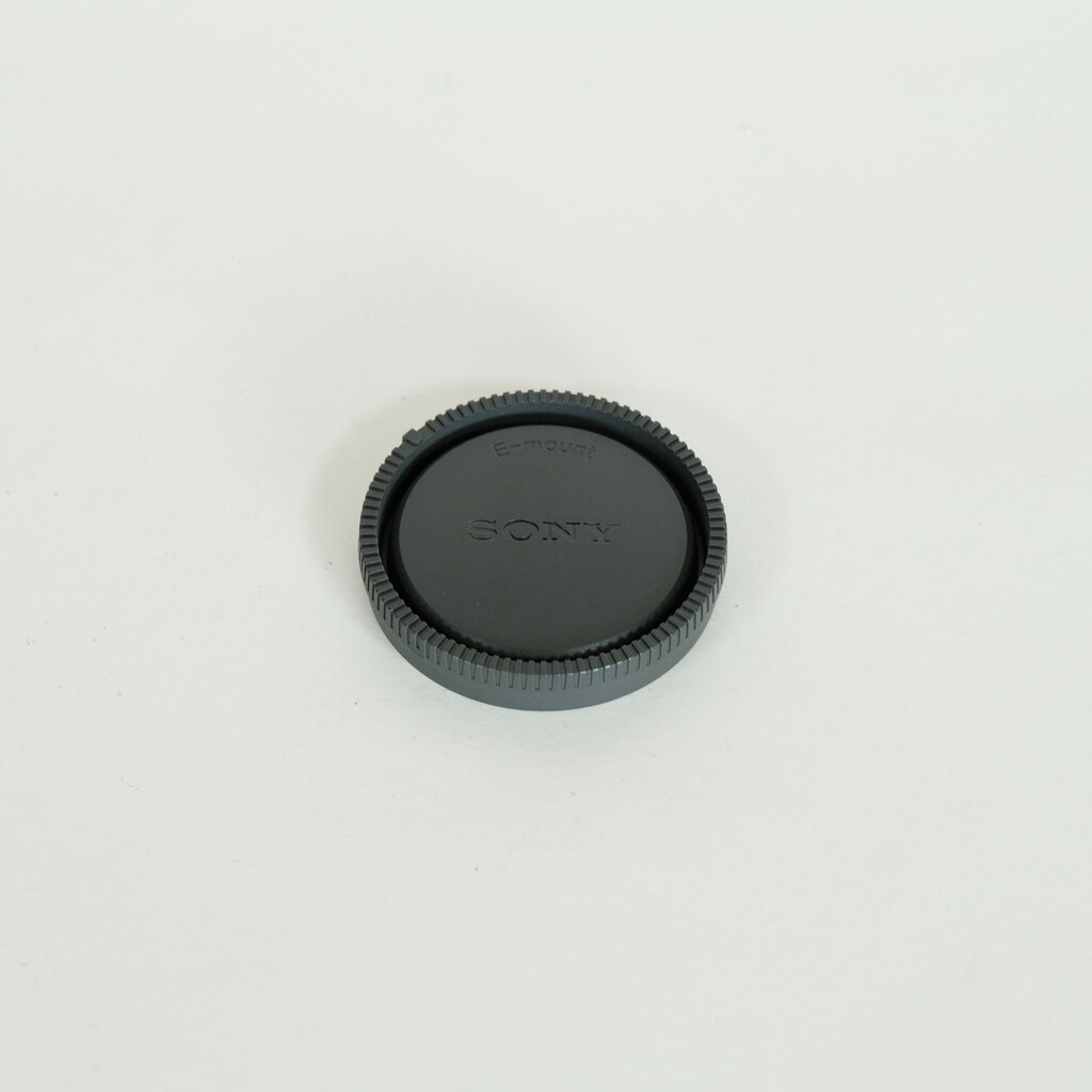 SONY FE 24-240mm F3.5-6.3 OSS SEL24240