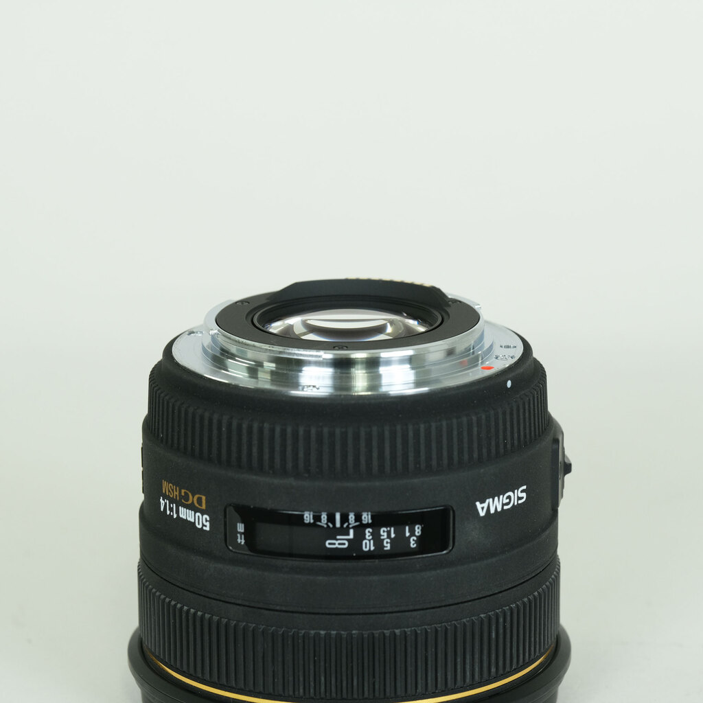SIGMA 50mm F1.4 EX DG HSM (キヤノンEF用) SIGMA 50mm F1.4 EX DG HSM (キヤノンEF用)