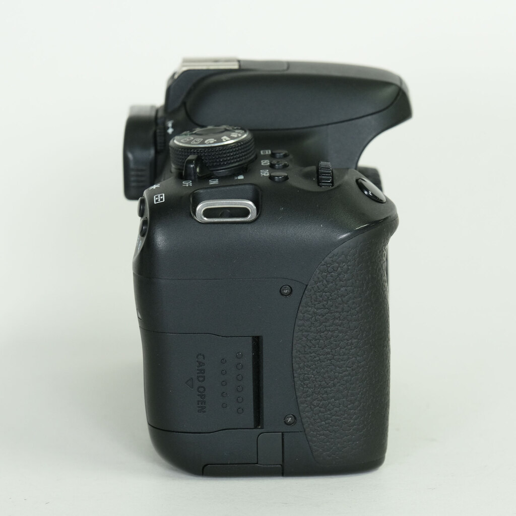 Canon EOS Kiss X8i