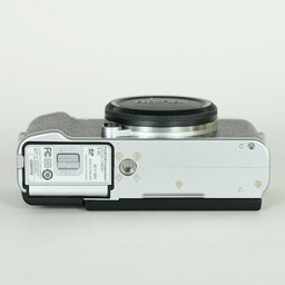 FUJIFILM X-A1 ボディ シルバー