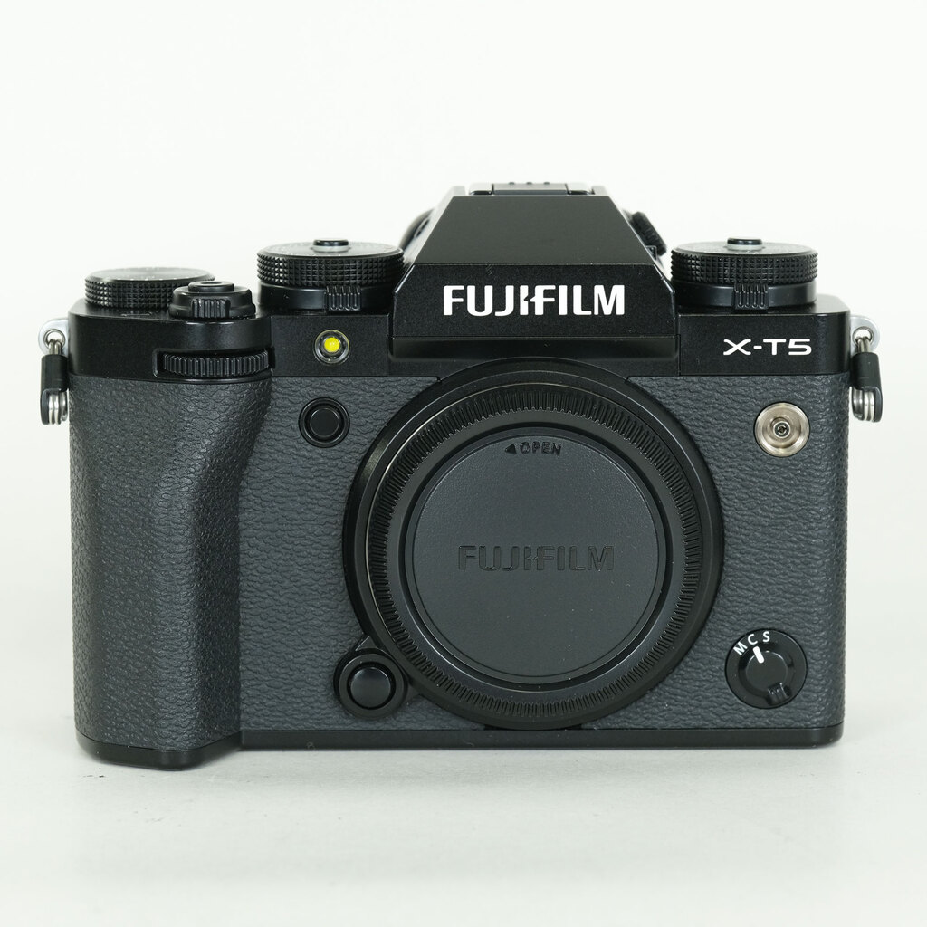 FUJIFILM X-T5