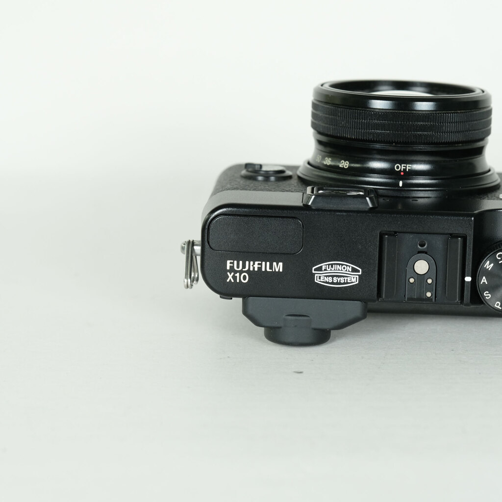 FUJIFILM X10 ブラックの出品 | ONE SCENE（ワンシーン）