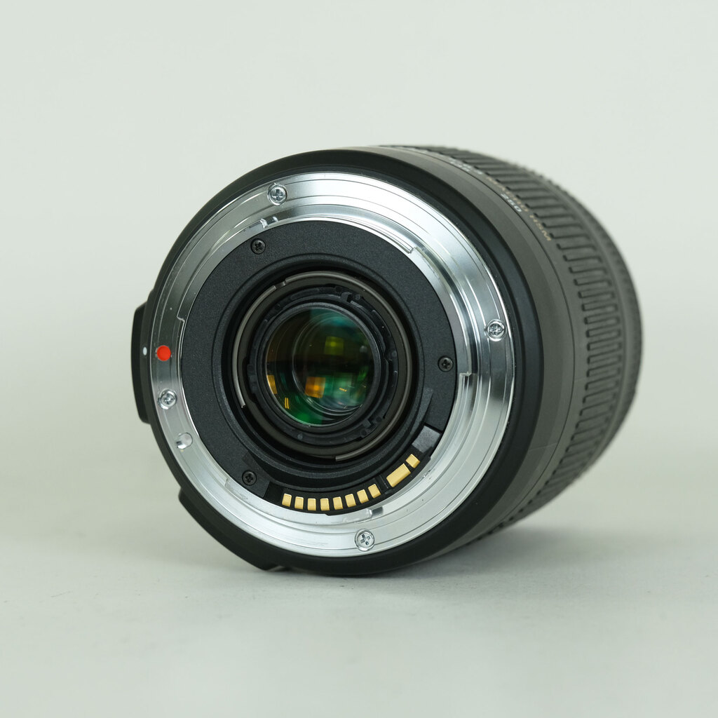 SIGMA 18-250mm F3.5-6.3 DC MACRO OS HSM (キヤノンEF用) SIGMA 18-250mm F3.5-6.3 DC MACRO OS HSM (キヤノンEF用)