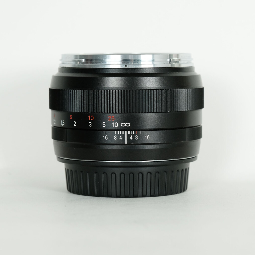 Carl Zeiss Planar T* 50mm F1.4 ZE [キヤノンEF用]