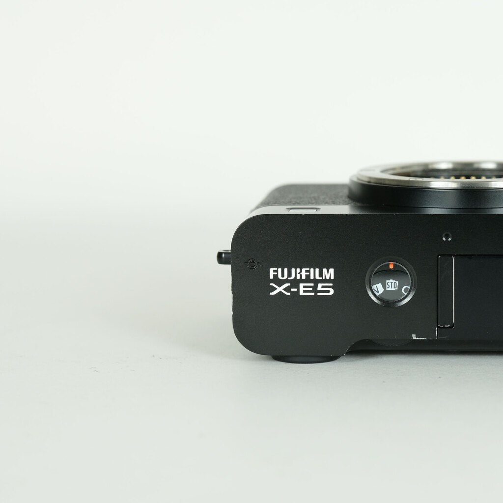 FUJIFILM X-E5
