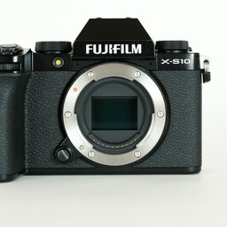 FUJIFILM X-S10
