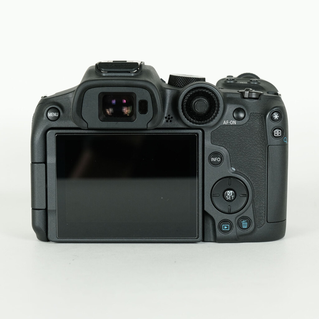 Canon EOS R7 Canon EOS R7