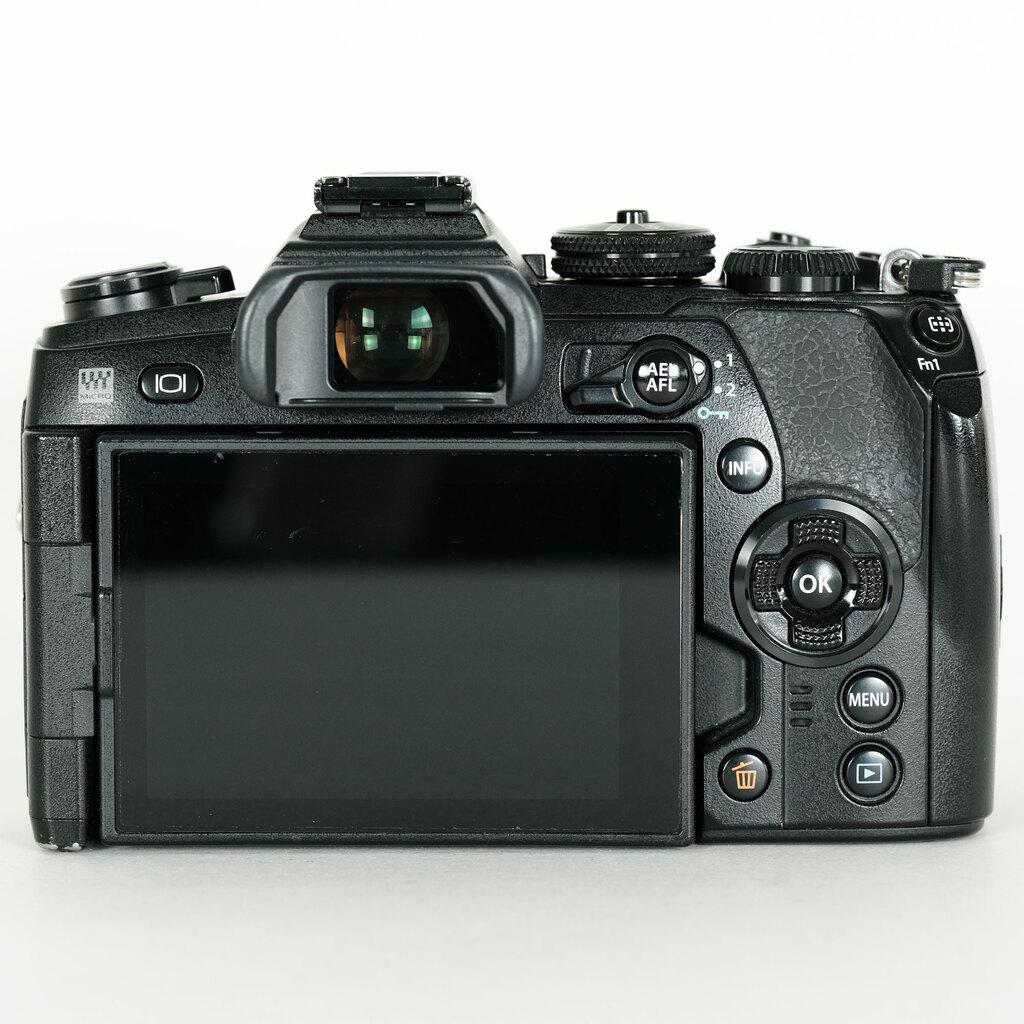 OLYMPUS OM-D E-M1 Mark II