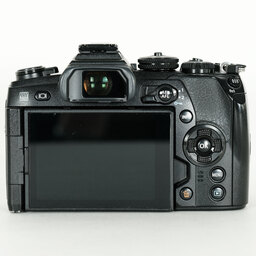 OLYMPUS OM-D E-M1 Mark II