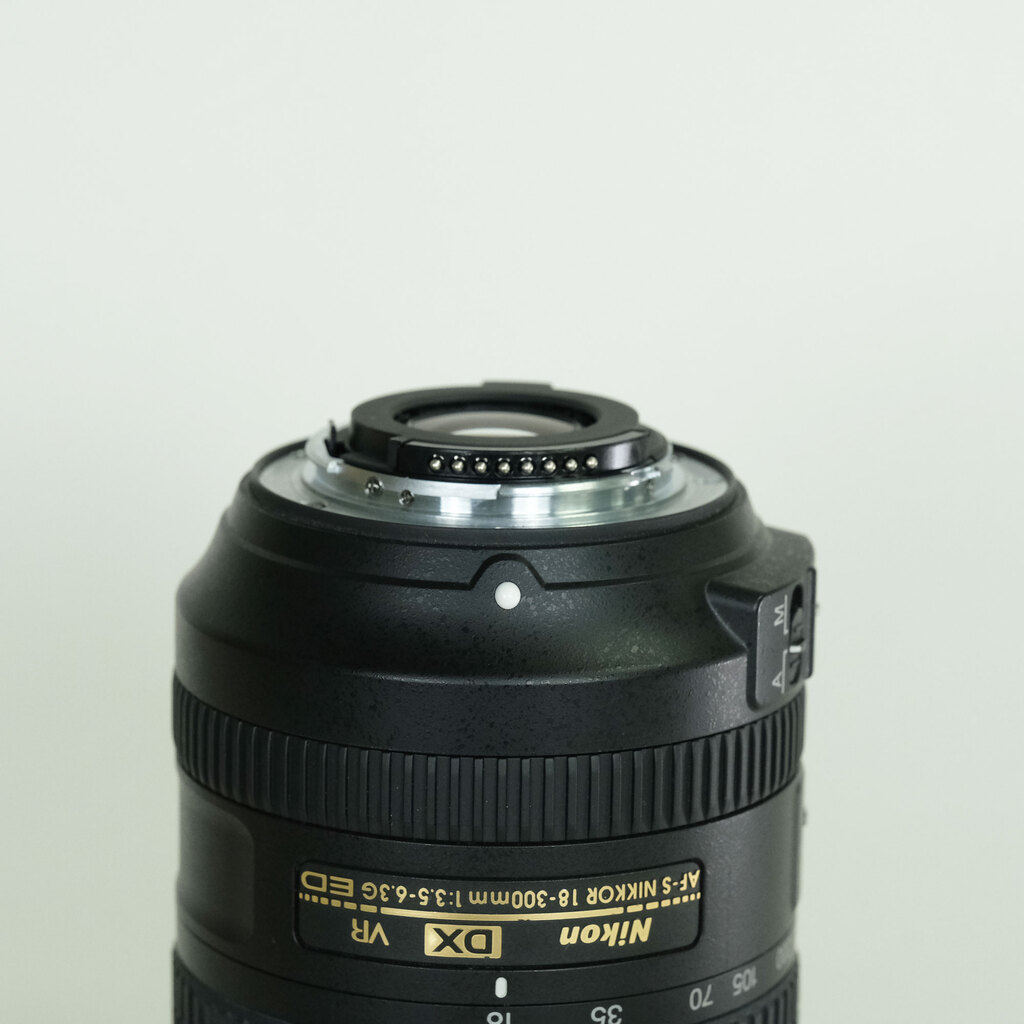 Nikon AF-S DX NIKKOR 18-300mm f/3.5-6.3G ED VR Nikon AF-S DX NIKKOR 18-300mm f/3.5-6.3G ED VR