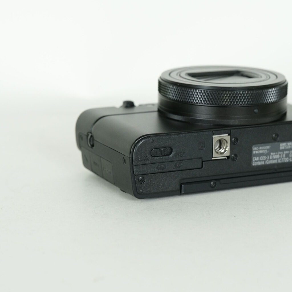 SONY Cyber-shot DSC-RX100M7