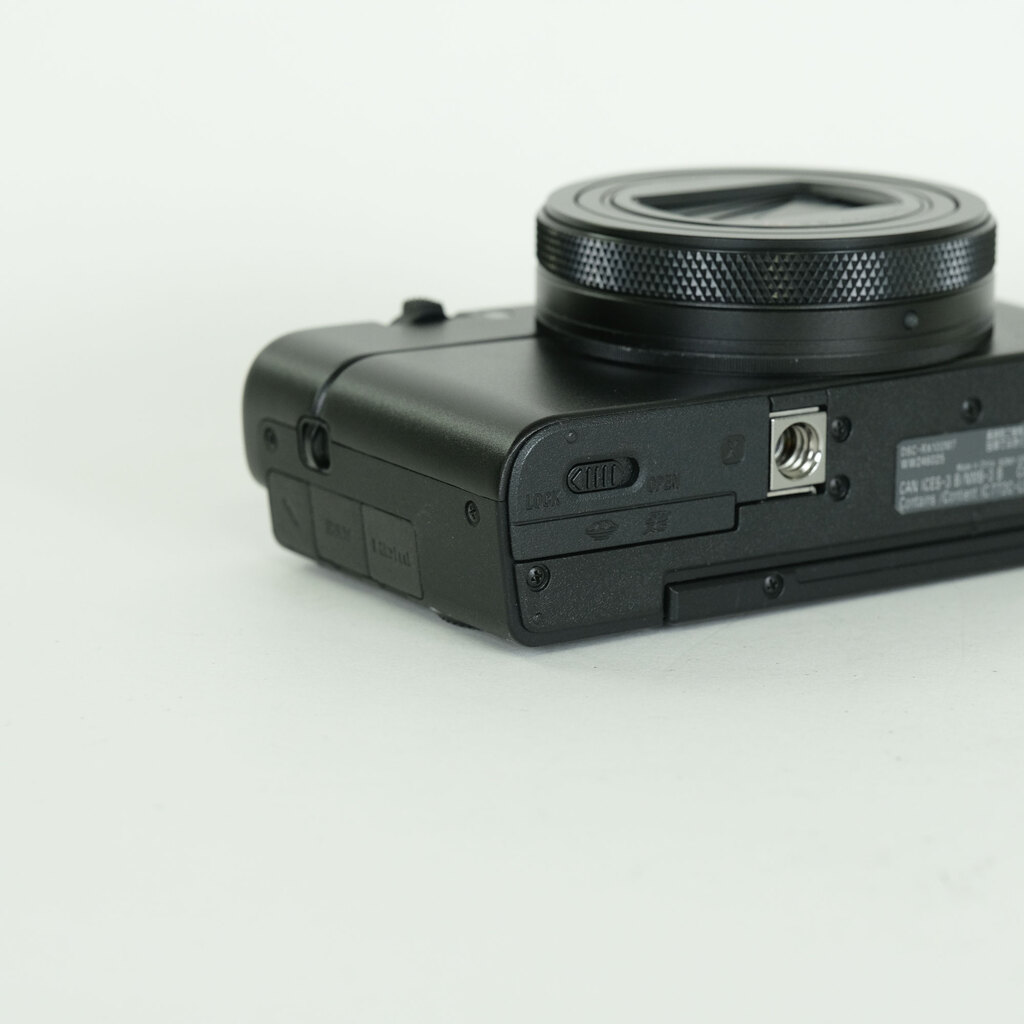 SONY Cyber-shot DSC-RX100M7