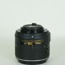 Nikon AF-S DX NIKKOR 18-55mm f3.5-5.6G VR II Nikon AF-S DX NIKKOR 18-55mm f3.5-5.6G VR II