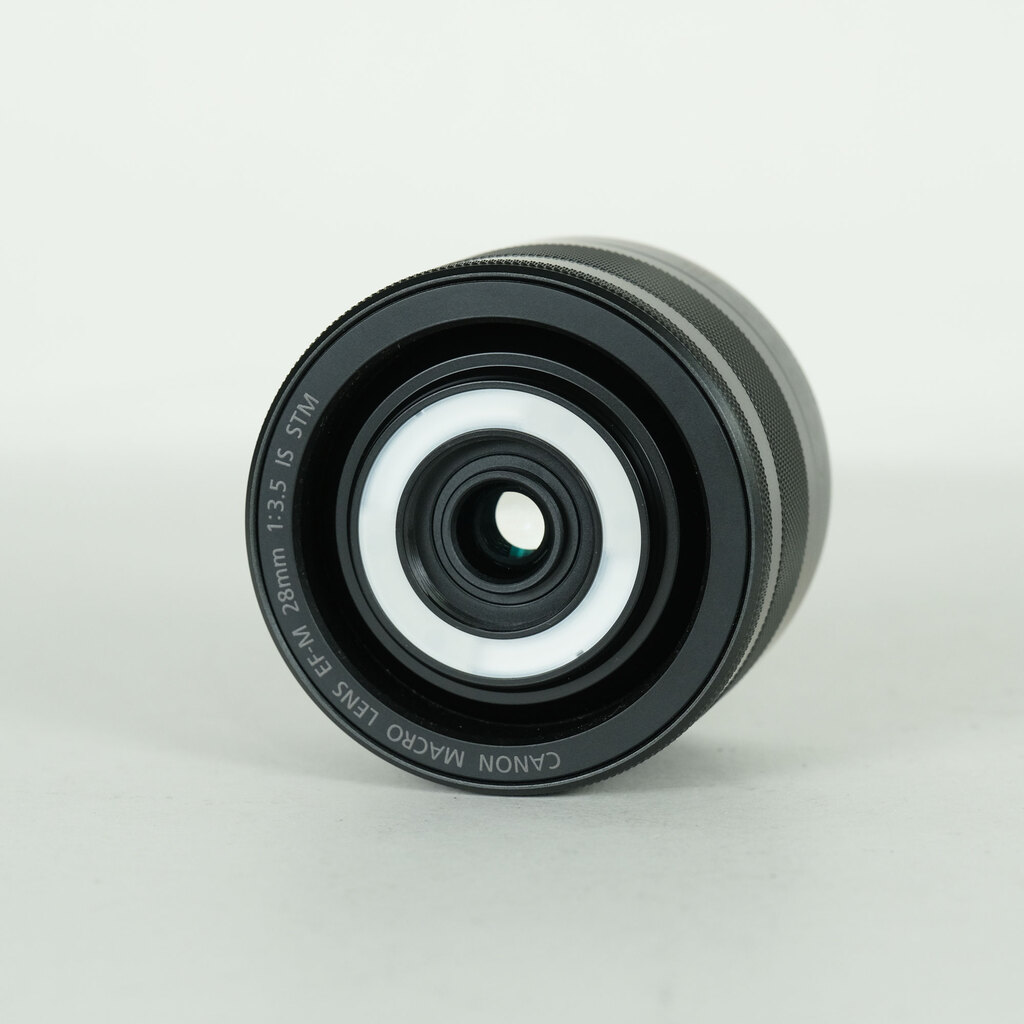 Canon EF-M28mm F3.5 マクロ IS STMの出品 | ONE SCENE（ワンシーン）