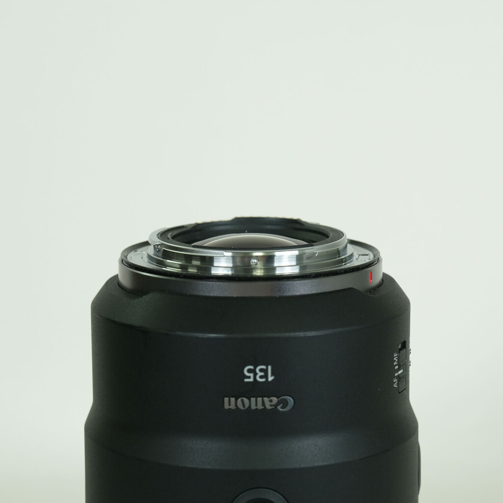 Canon RF135mm F1.8 L IS USM