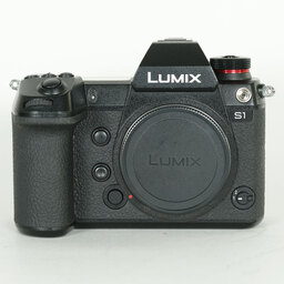 Panasonic LUMIX DC-S1 Panasonic LUMIX DC-S1