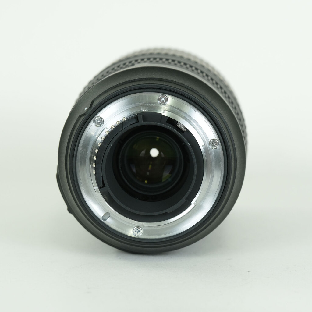 Nikon AF-S VR Zoom-Nikkor 70-300mm F4.5-5.6G IF-ED Nikon AF-S VR Zoom-Nikkor 70-300mm F4.5-5.6G IF-ED