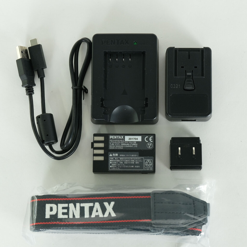 PENTAX KF ボディ クリスタルブルーの出品 | ONE SCENE（ワンシーン）
