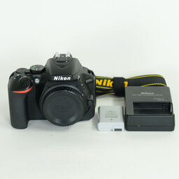Nikon D5600