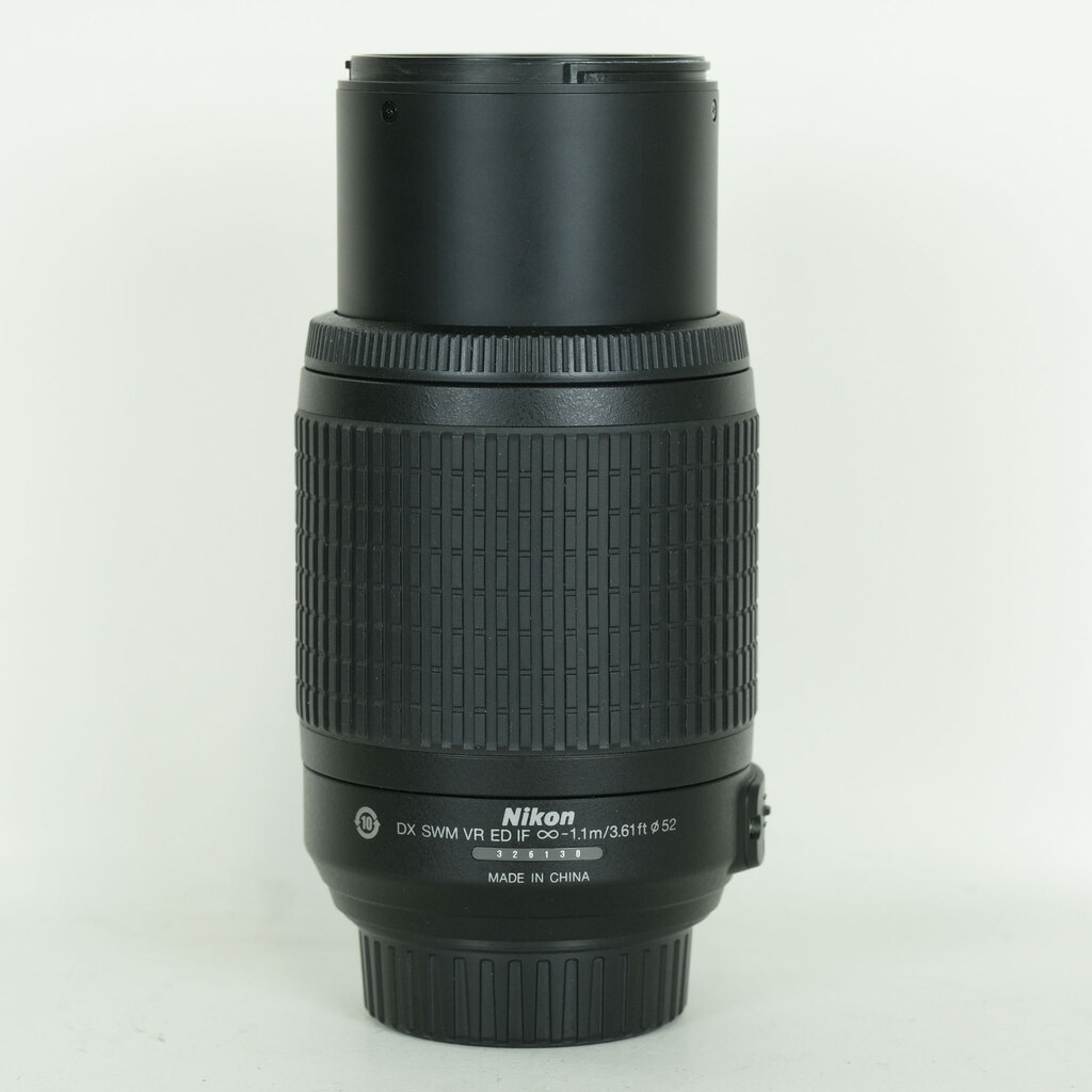 Nikon AF-S DX VR Zoom-Nikkor 55-200mm F4-5.6G IF-ED Nikon AF-S DX VR Zoom-Nikkor 55-200mm F4-5.6G IF-ED