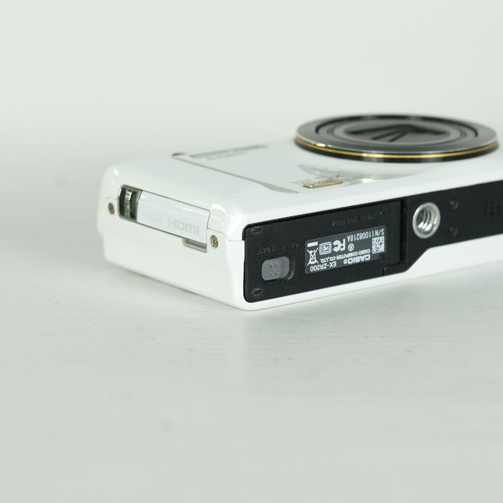 CASIO EXILIM EX-ZR200 ホワイト