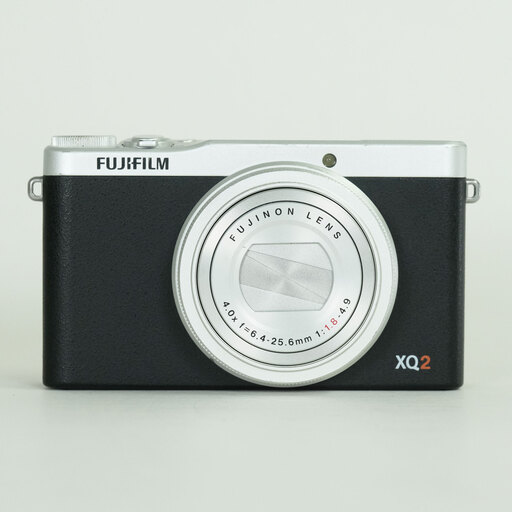 FUJIFILM XQ2 シルバー FUJIFILM XQ2 シルバー