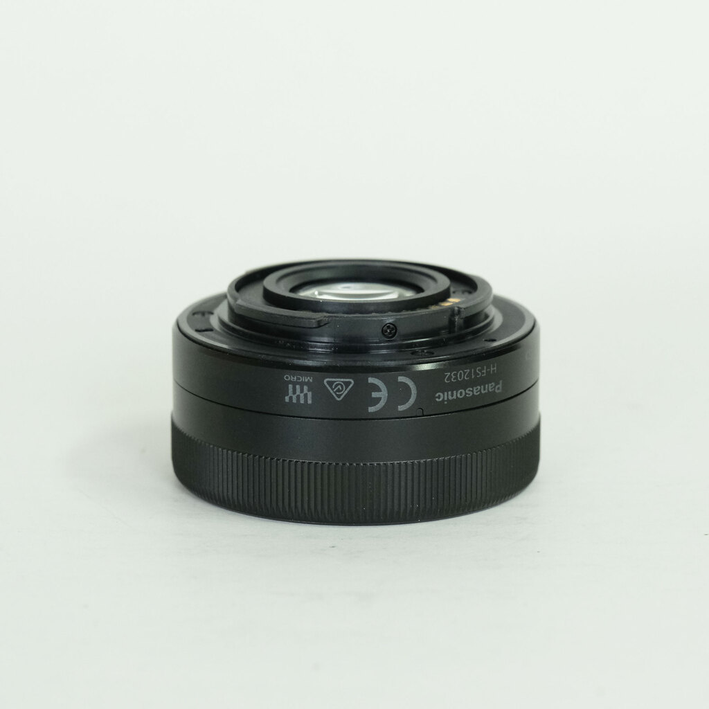 Panasonic LUMIX G VARIO 12-32mm / F3.5-5.6 ASPH. / MEGA O.I.S.