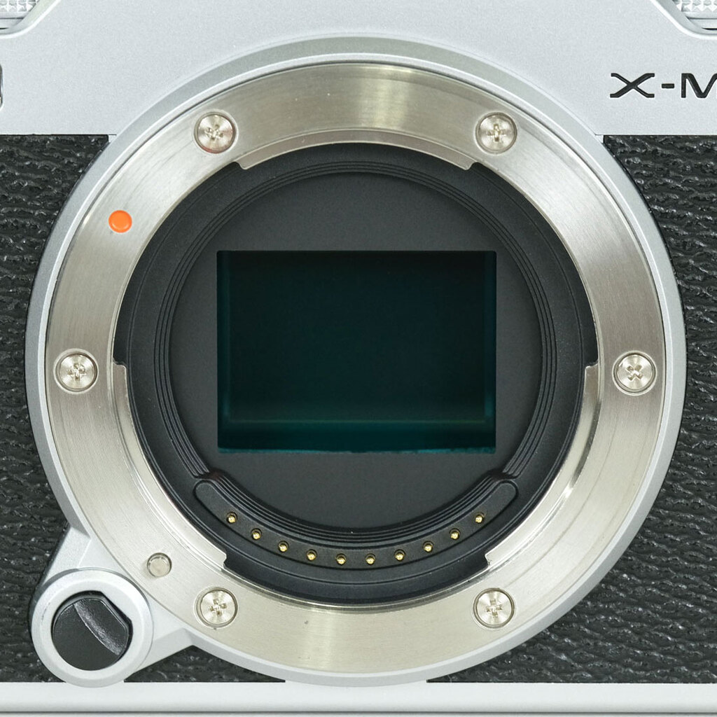 FUJIFILM X-M5