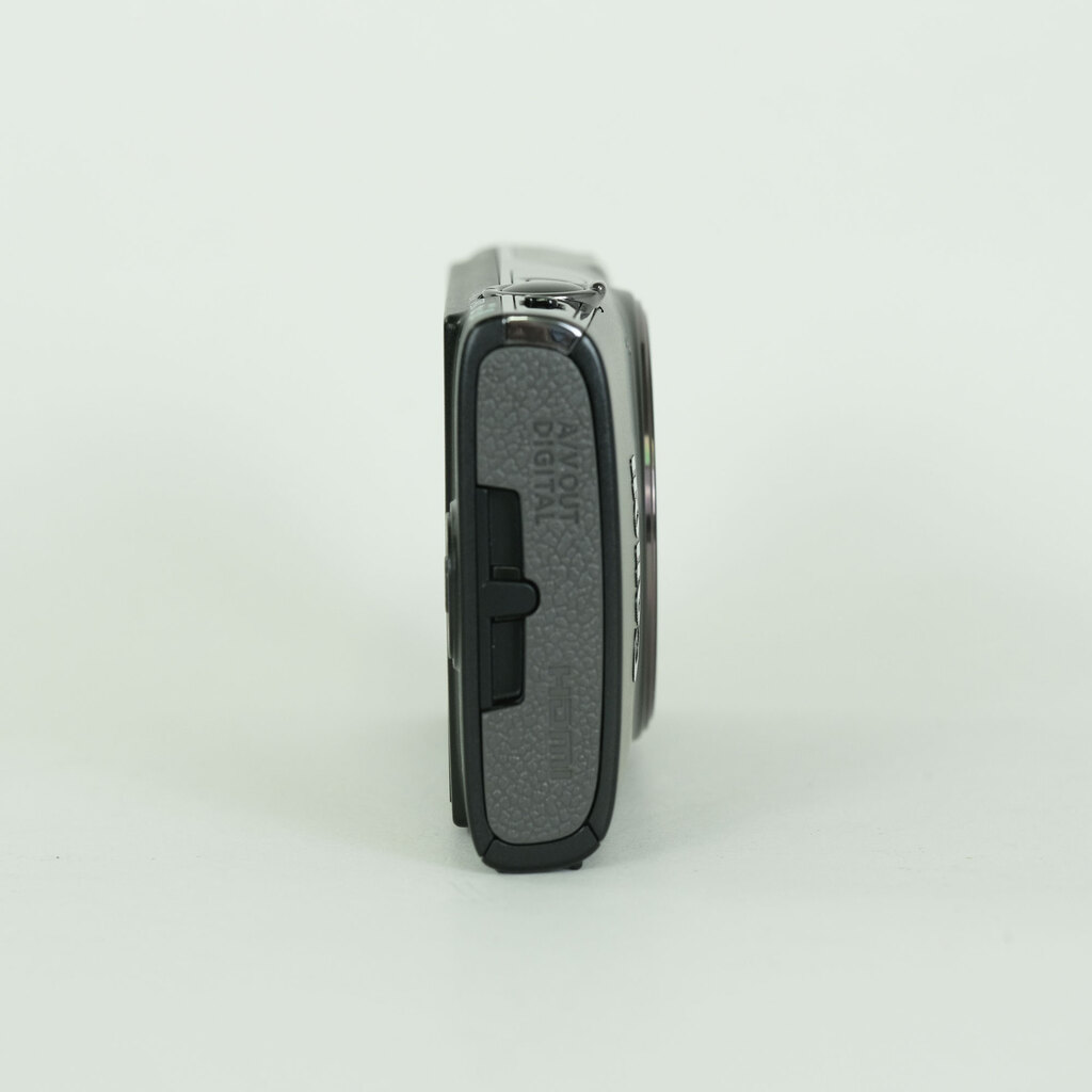 Canon IXY 650 ブラック