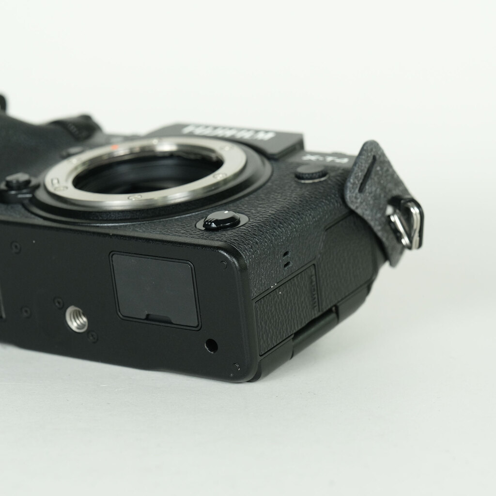 FUJIFILM X-T4