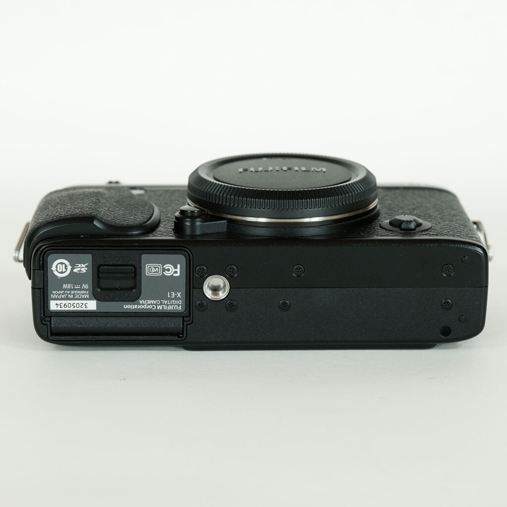 FUJIFILM X-E1 ブラックの出品 | ONE SCENE（ワンシーン）