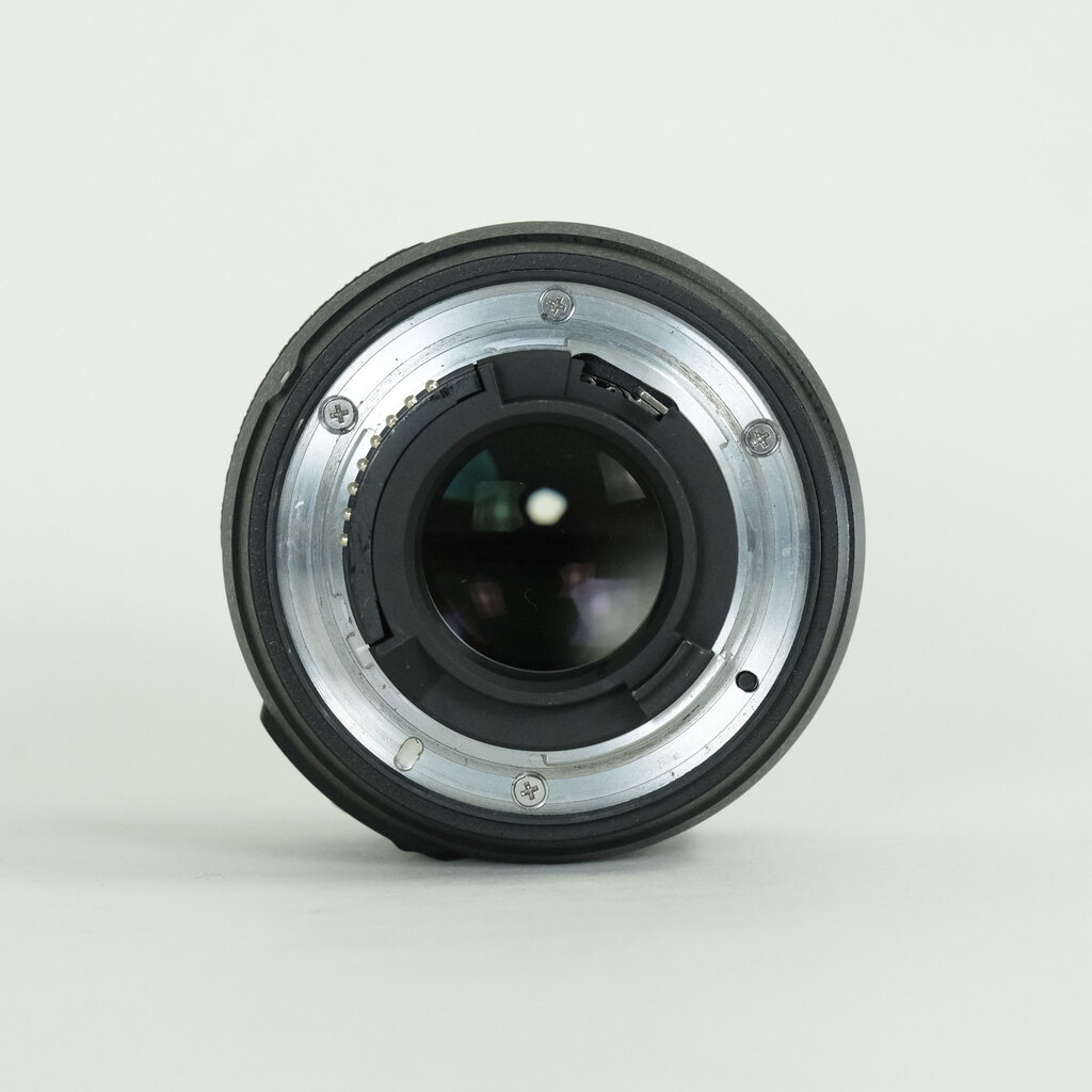 Nikon AF-S DX NIKKOR 35mm f/1.8G Nikon AF-S DX NIKKOR 35mm f/1.8G