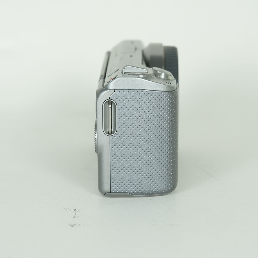 SONY �� NEX-5N �{�f�B �V���o�[