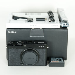 FUJIFILM X-E4