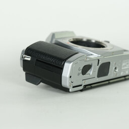 OLYMPUS OM-D E-M5 ボディ シルバー OLYMPUS OM-D E-M5 ボディ シルバー