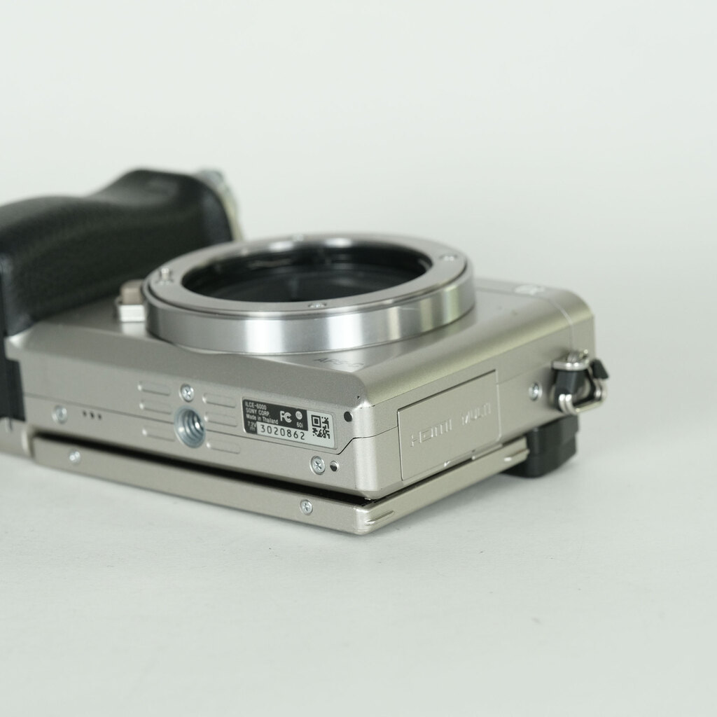 SONY α6000(ILCE-6000) SONY α6000(ILCE-6000)