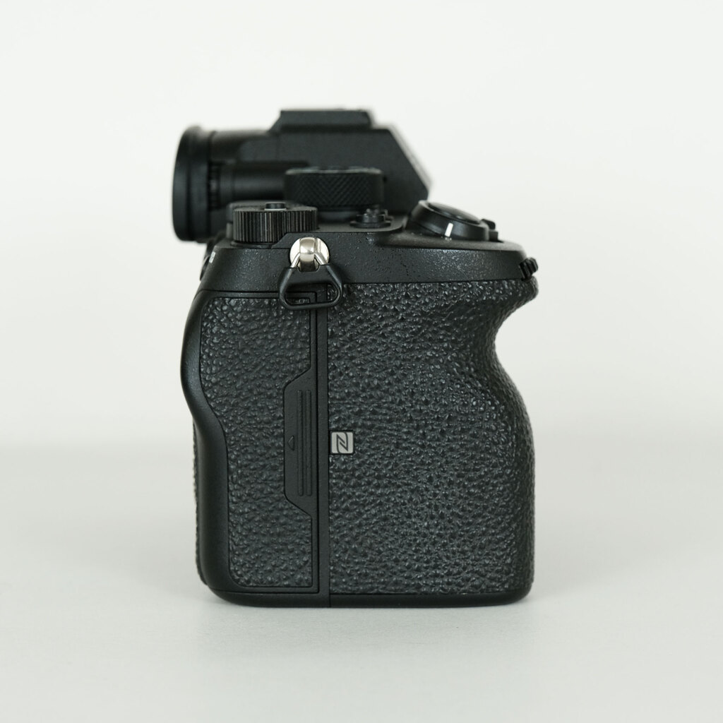 SONY α7RIV ボディ ILCE-7RM4A   【後期モデル 液晶下部にSONYロゴなし】