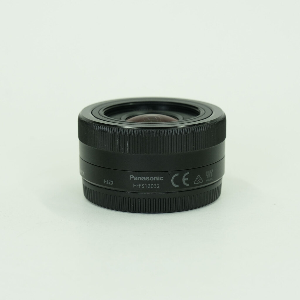 Panasonic LUMIX G VARIO 12-32mm / F3.5-5.6 ASPH. / MEGA O.I.S. Panasonic LUMIX G VARIO 12-32mm / F3.5-5.6 ASPH. / MEGA O.I.S.