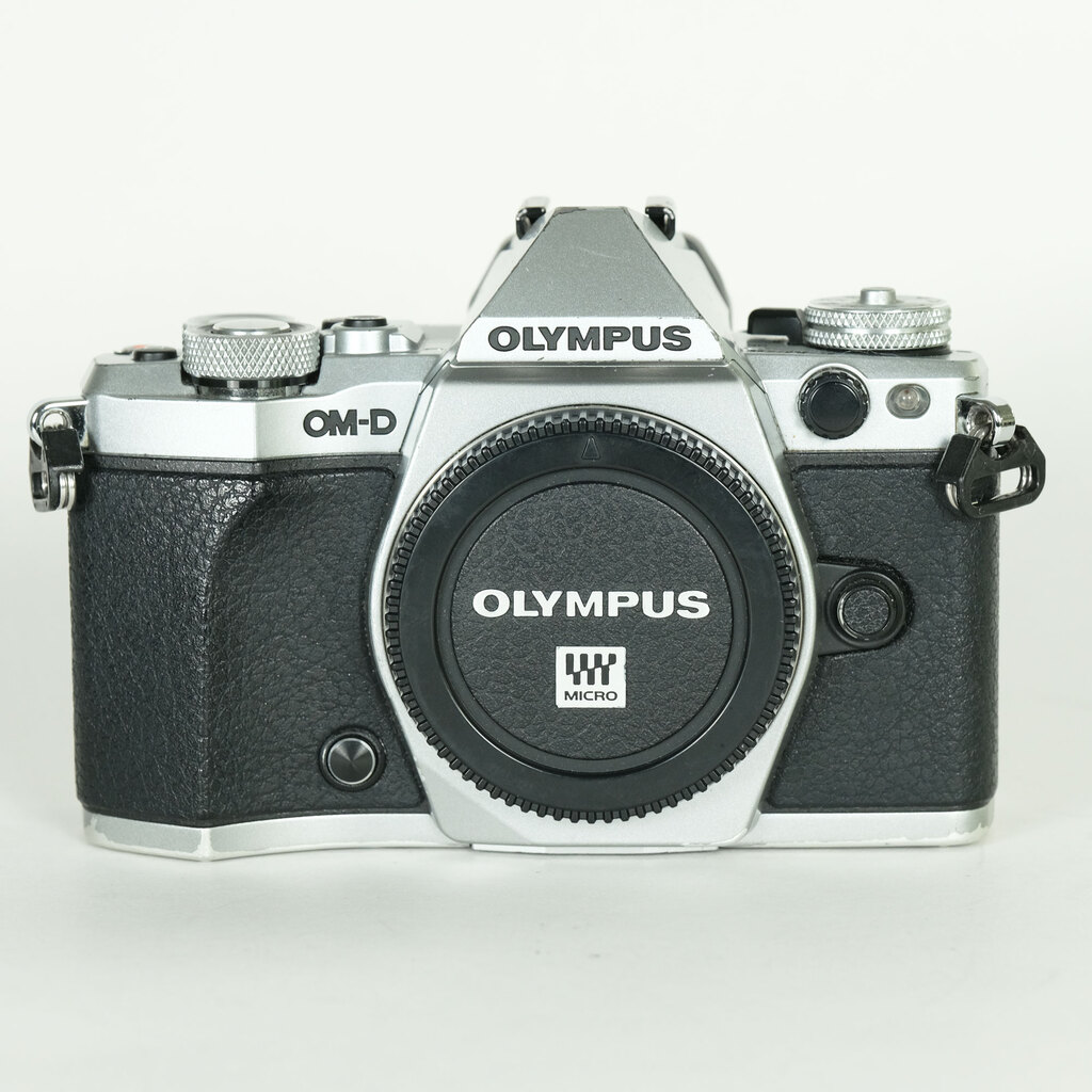 OLYMPUS OM-D E-M5 Mark II