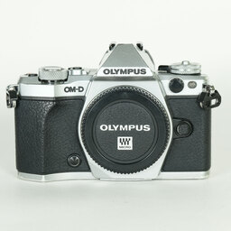 OLYMPUS OM-D E-M5 Mark II