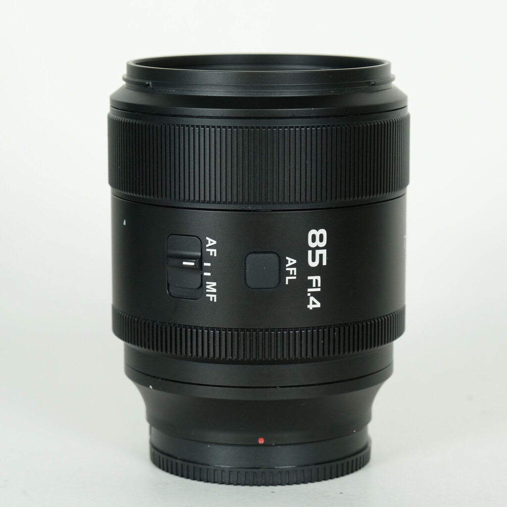 SIRUI AURORA 85mm F1.4 [ソニーE用]の出品 | ONE SCENE（ワンシーン）