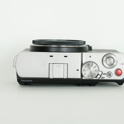 Panasonic LUMIX DC-S9